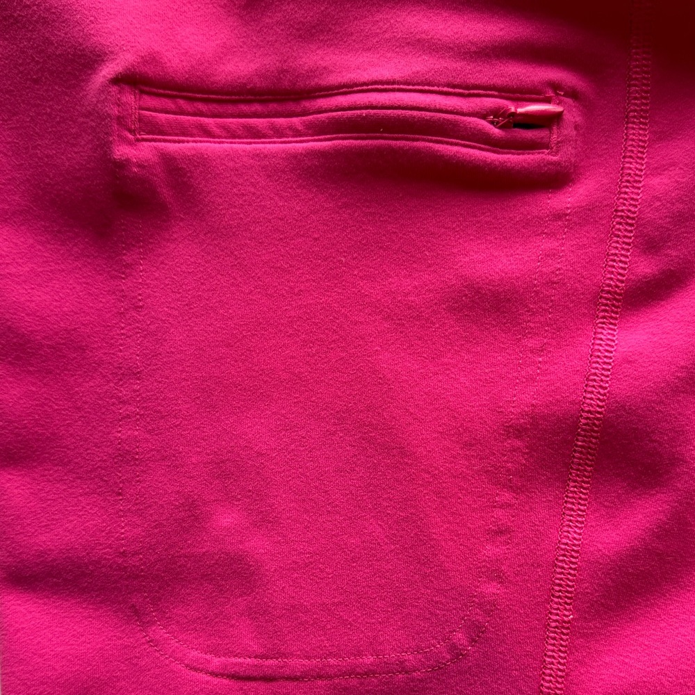 DULUTH Women’s High-Waist Pink Performance capris. - Picture 5 of 8